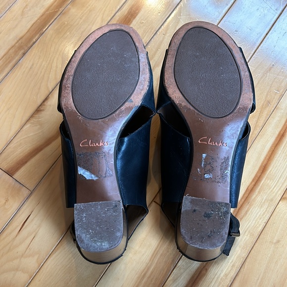 Clark’s black leather wrap shoe size 8 - Picture 10 of 10